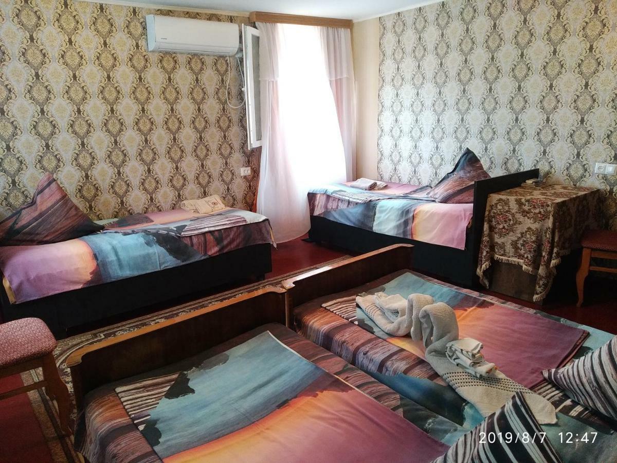 Downtown Guest House 쿠타이시 외부 사진