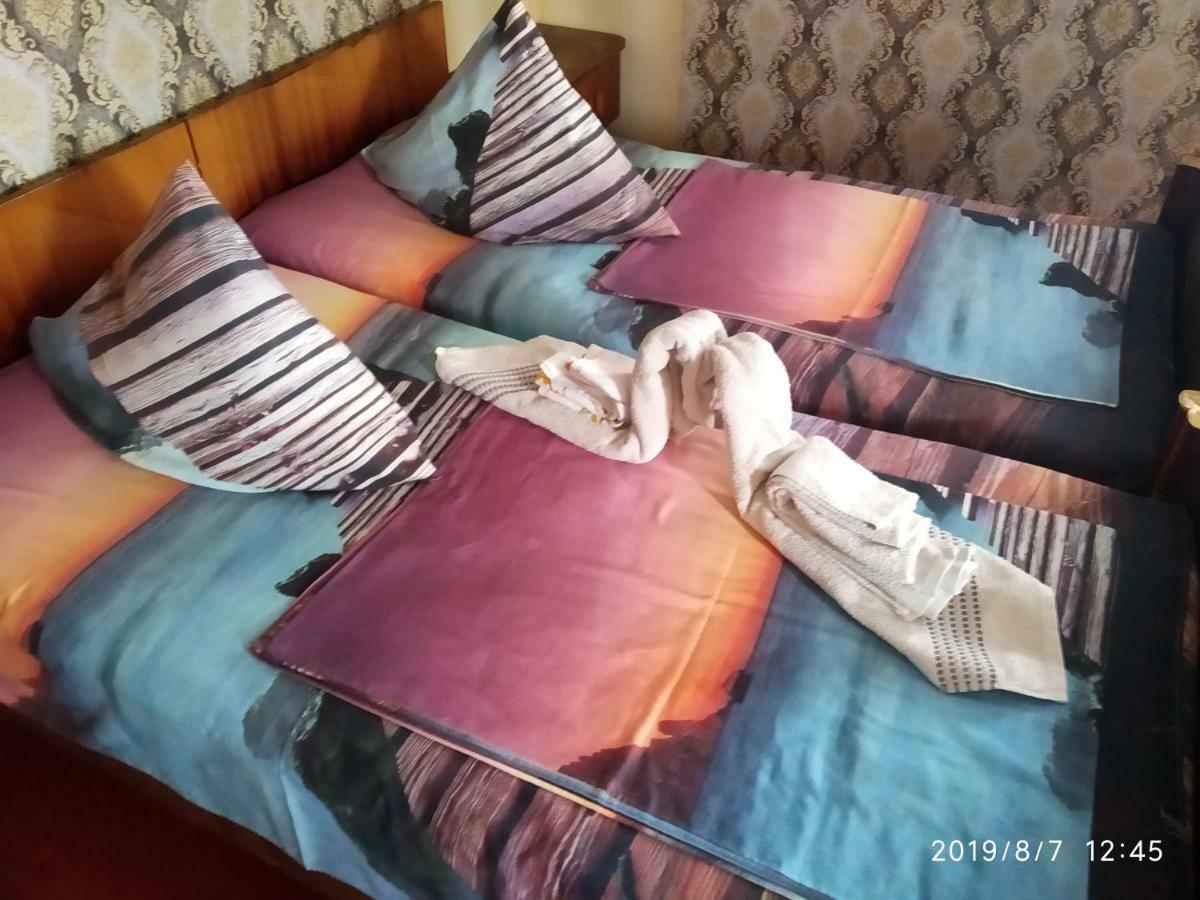 Downtown Guest House 쿠타이시 외부 사진